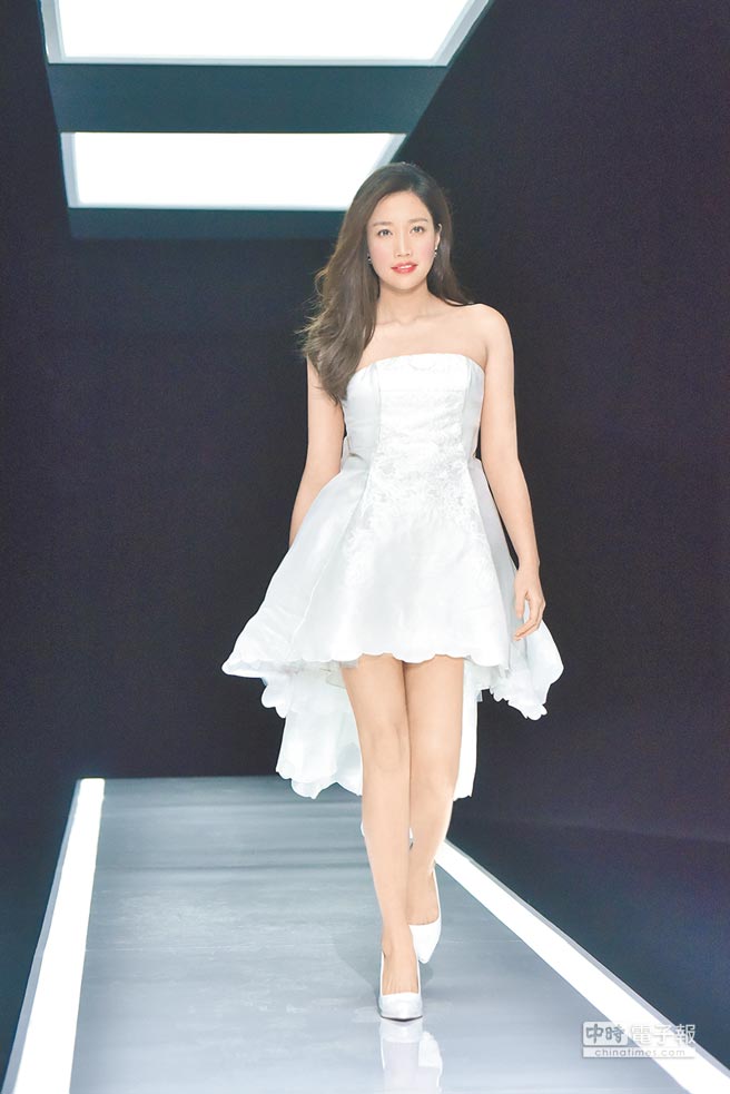 A-Lin（黃麗玲）擔任「克麗緹娜」保養品台灣、大陸代言人